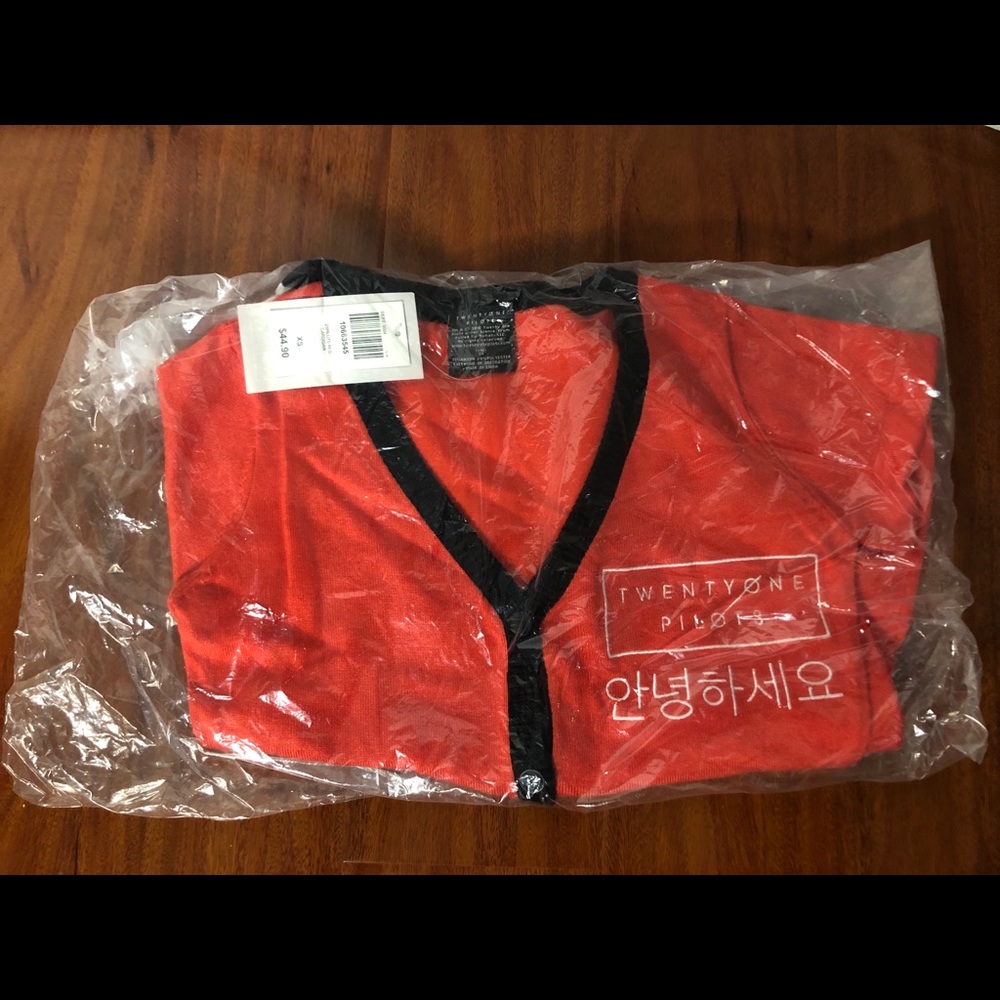 Cardigan - Picture 5 of 5